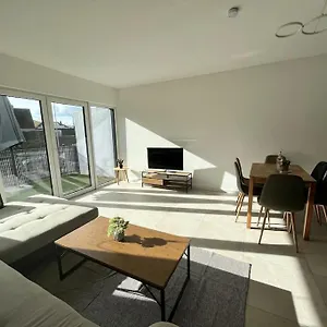 3 Zw 95 M2 Neubau Kostenlos Parkplatz Im Hof Appartement Kitzingen